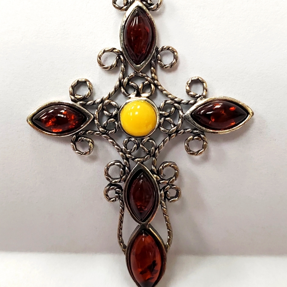 Jewelry - Picture 2 of 4